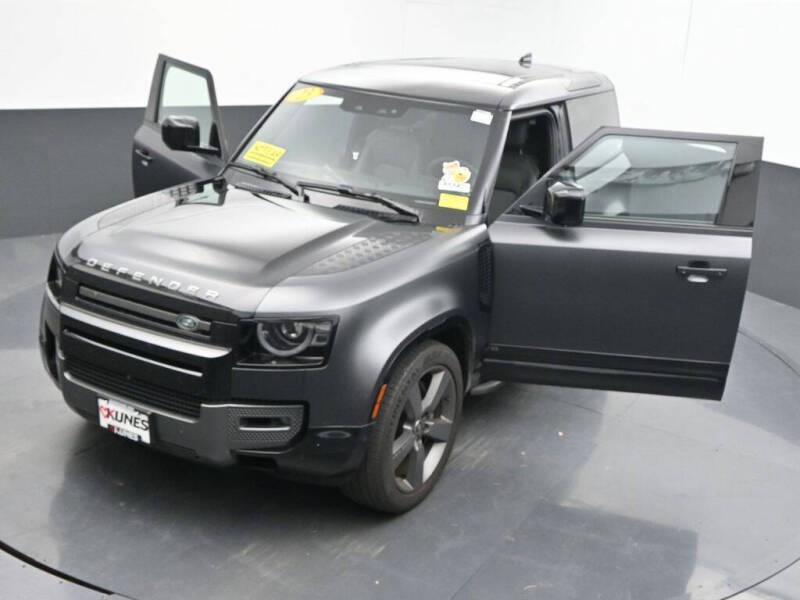 2023 Land Rover Defender 90 V8