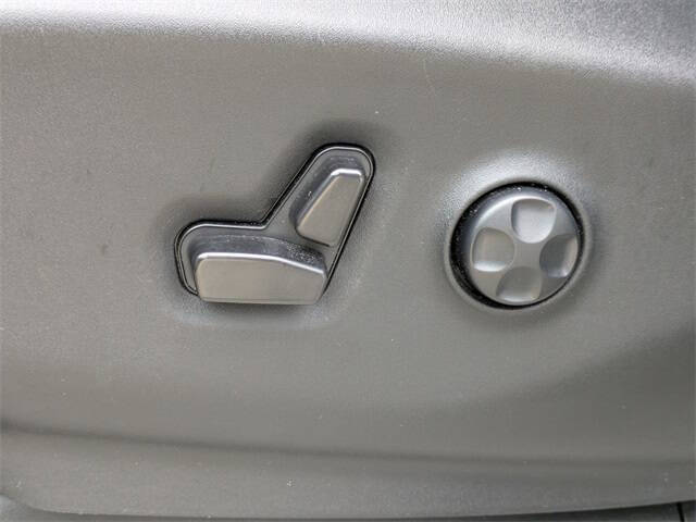 2024 Chrysler Pacifica Plug-In Hybrid Select