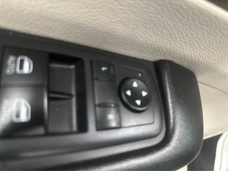 2020 Chrysler Voyager LXi