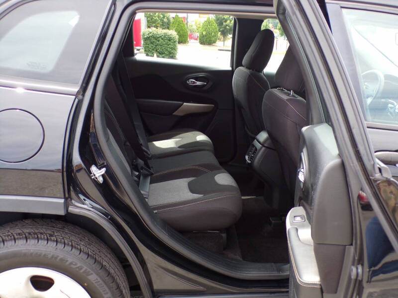 2017 Jeep Cherokee Sport