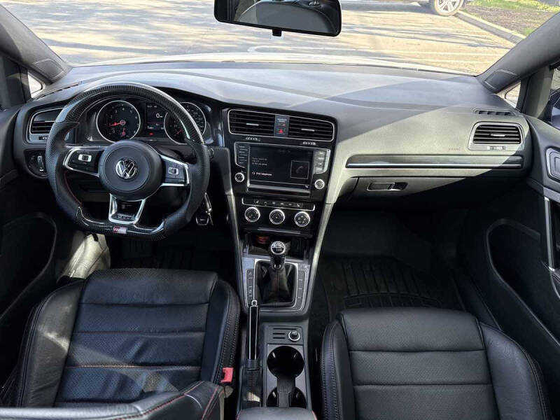 2017 Volkswagen Golf GTI S