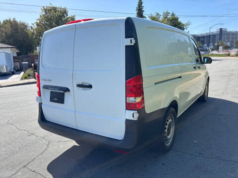 2017 Mercedes-Benz Metris Worker Cargo