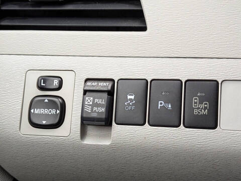 2014 Toyota Sienna XLE 7-Passenger Auto Access Seat