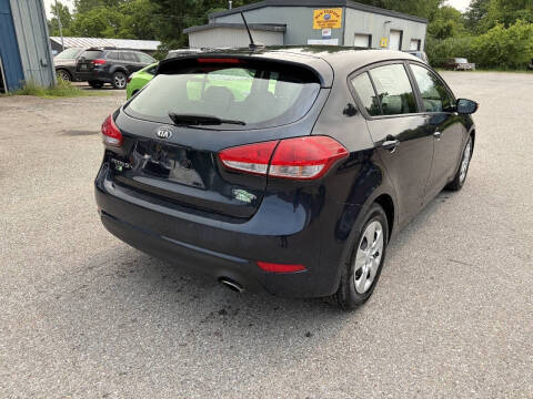 2017 Kia Forte5 LX