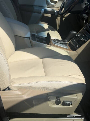 2011 Volvo XC90 3.2