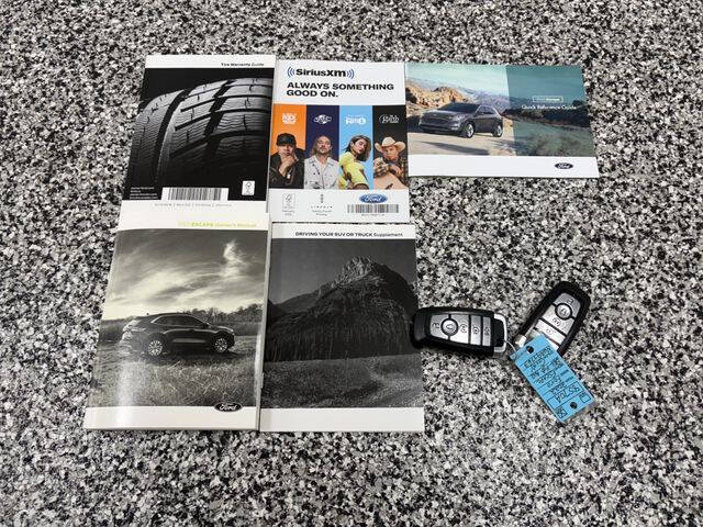 2022 Ford Escape Hybrid SEL