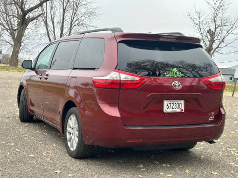 2017 Toyota Sienna XLE 7-Passenger