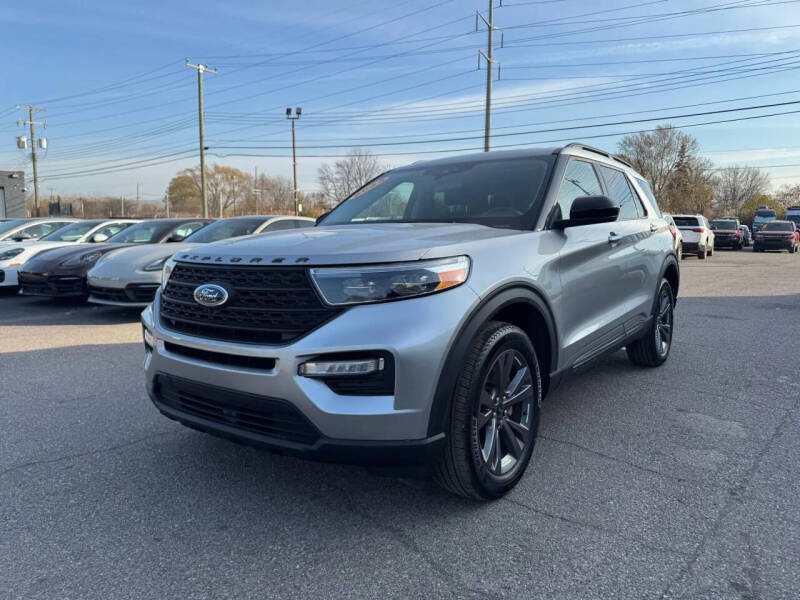 2023 Ford Explorer XLT's photo