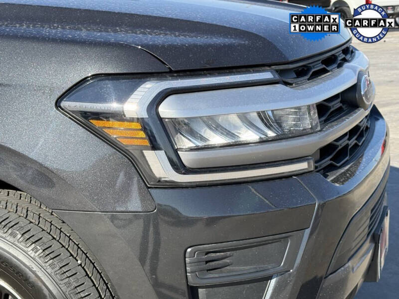 2022 Ford Expedition XLT photo 2