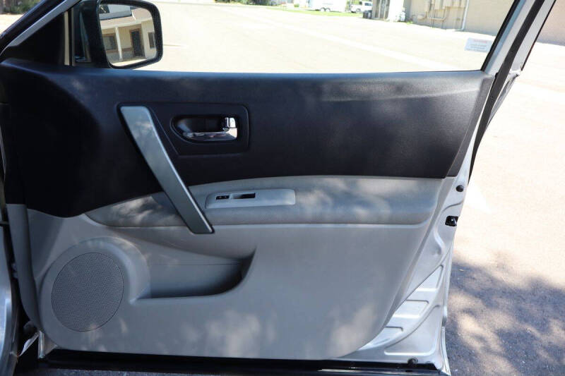 2011 Nissan Rogue SV