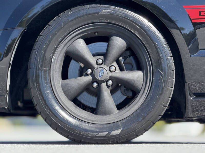 2007 Ford Mustang GT Deluxe