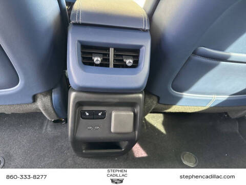 2025 Cadillac OPTIQ Luxury 2