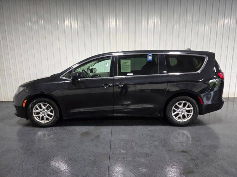 2021 Chrysler Voyager LX