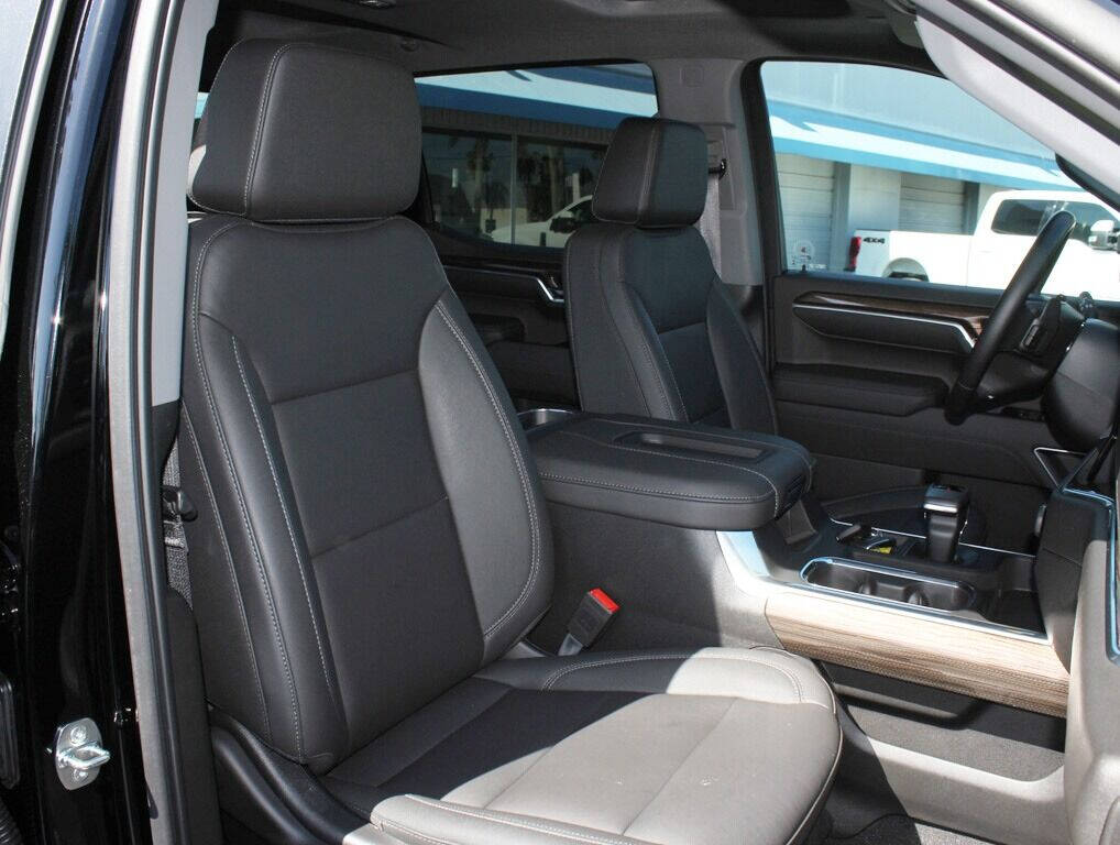 2022 Chevrolet Silverado 1500  - $56,995
