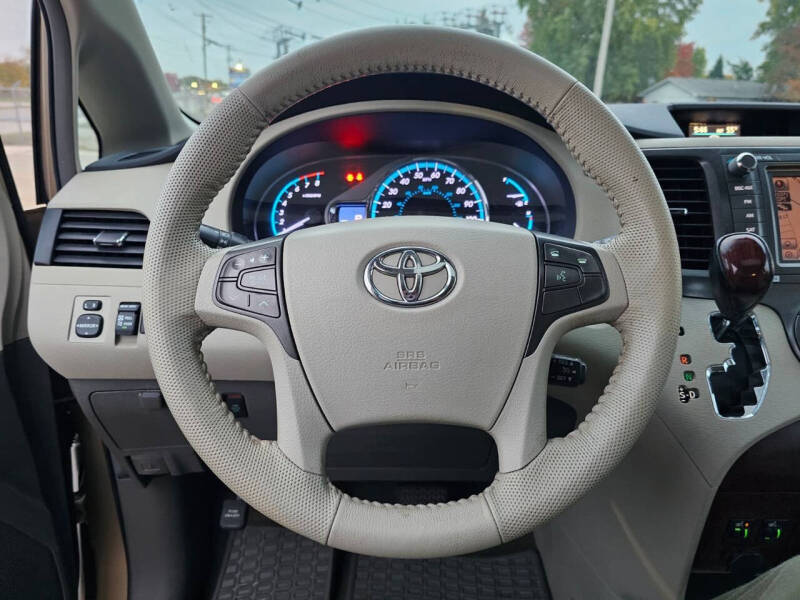 2011 Toyota Sienna XLE 8-Passenger