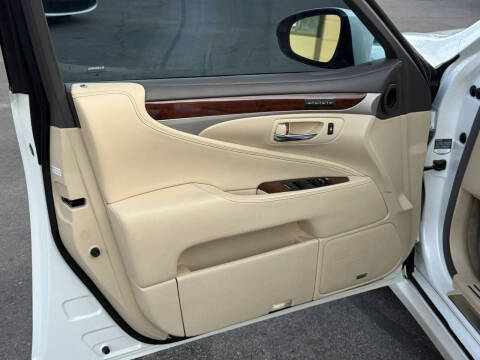 2014 Lexus LS 460