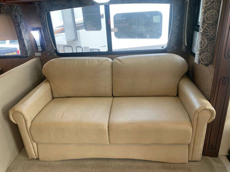 2013 Freightliner MH Chassis