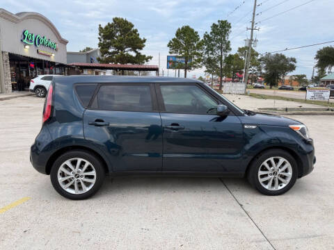2017 Kia Soul +