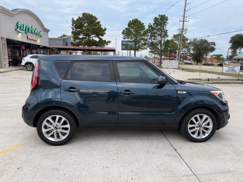 2017 Kia Soul +