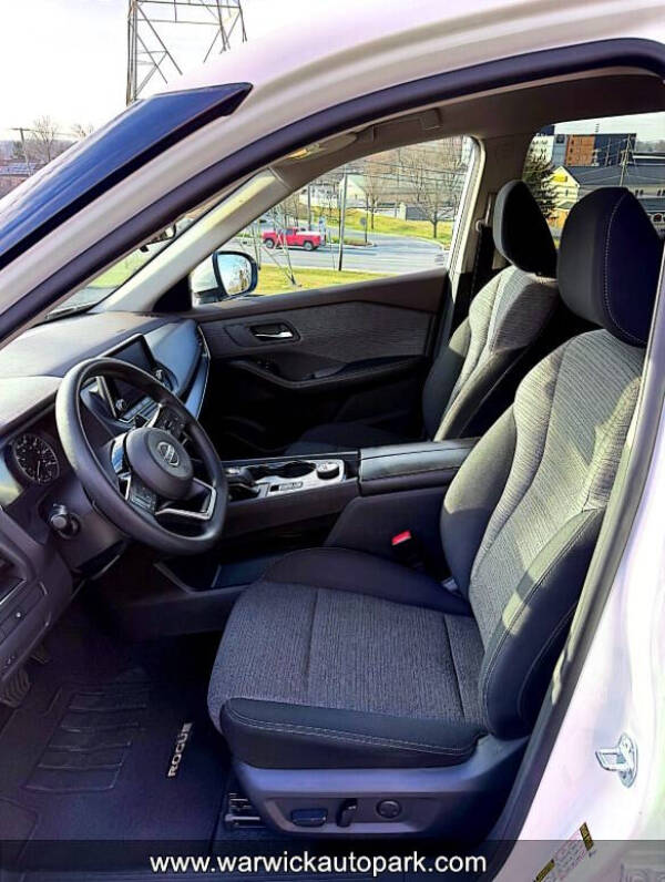 2021 Nissan Rogue SV