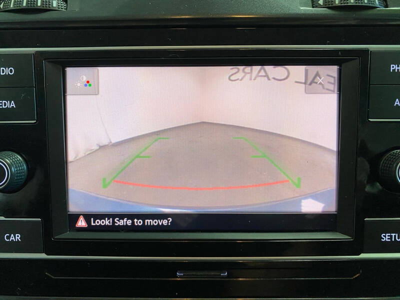 2019 Volkswagen Golf SE