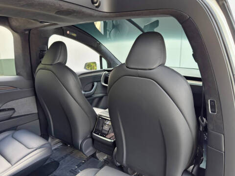 2023 Tesla Model X Standard Range