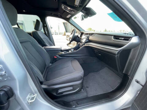 2024 Jeep Grand Cherokee Laredo X