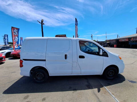 2020 Nissan NV200 SV