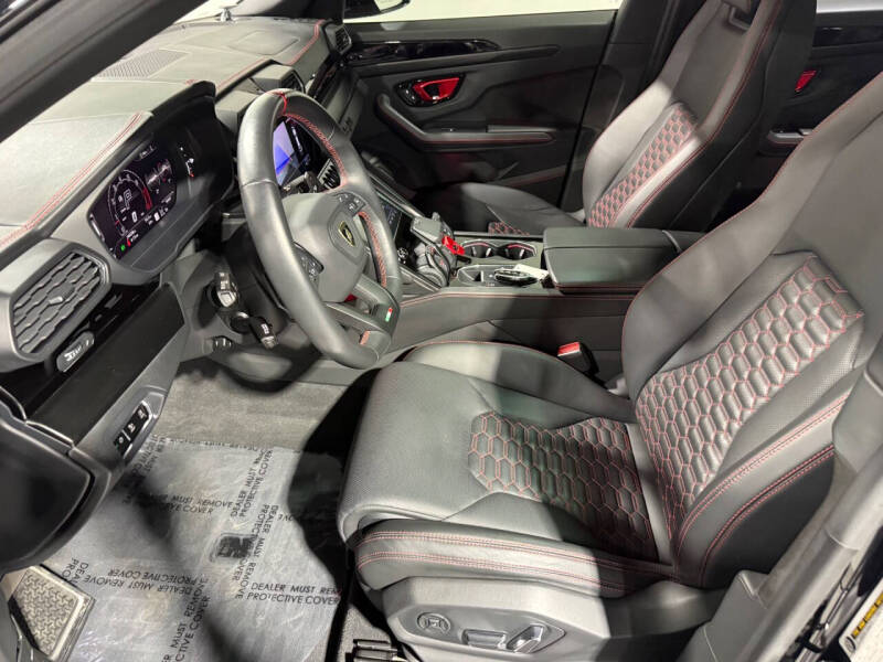 2023 Lamborghini Urus S