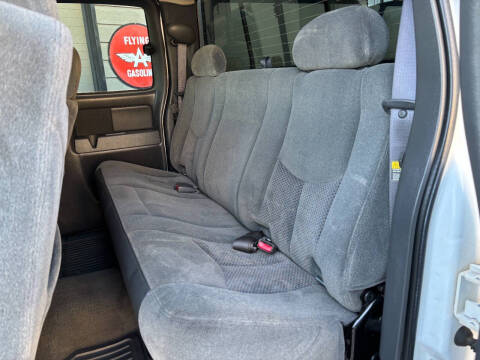 2005 Chevrolet Silverado 3500 LS