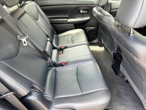 2016 Toyota Prius v