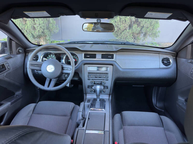 2010 Ford Mustang V6