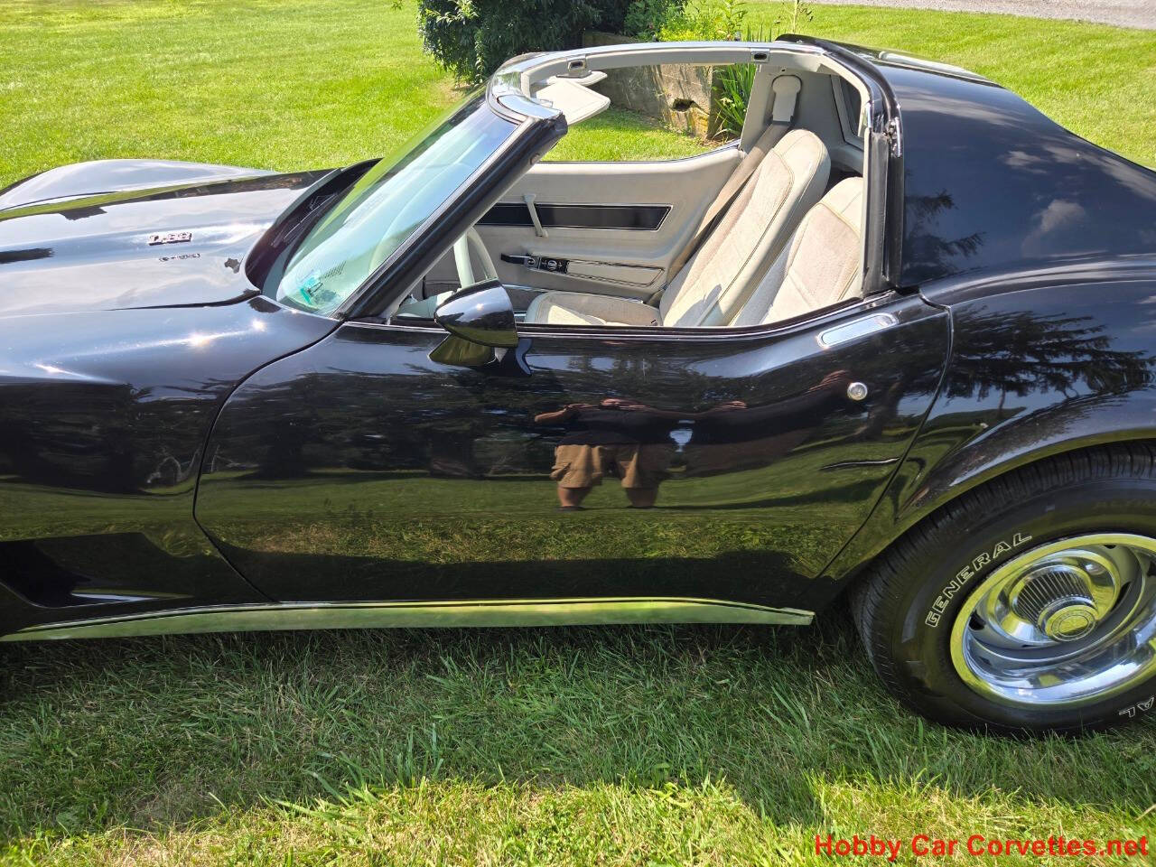 1977 Chevrolet Corvette 13
