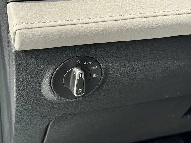 2025 Volkswagen Taos SE 4Motion