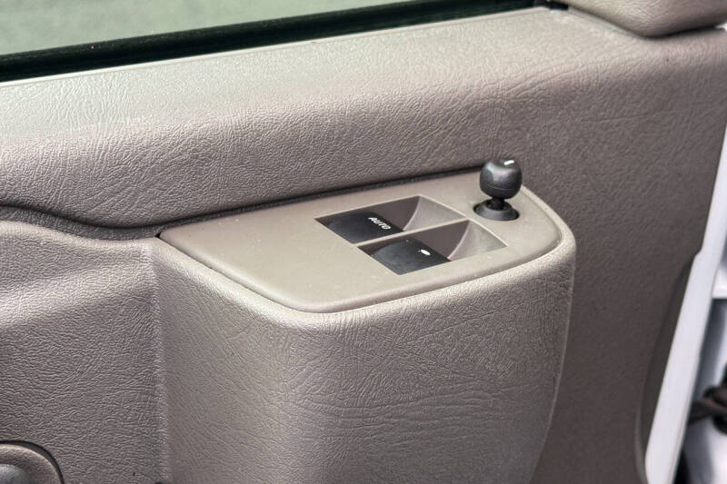 2024 Chevrolet Express 2500