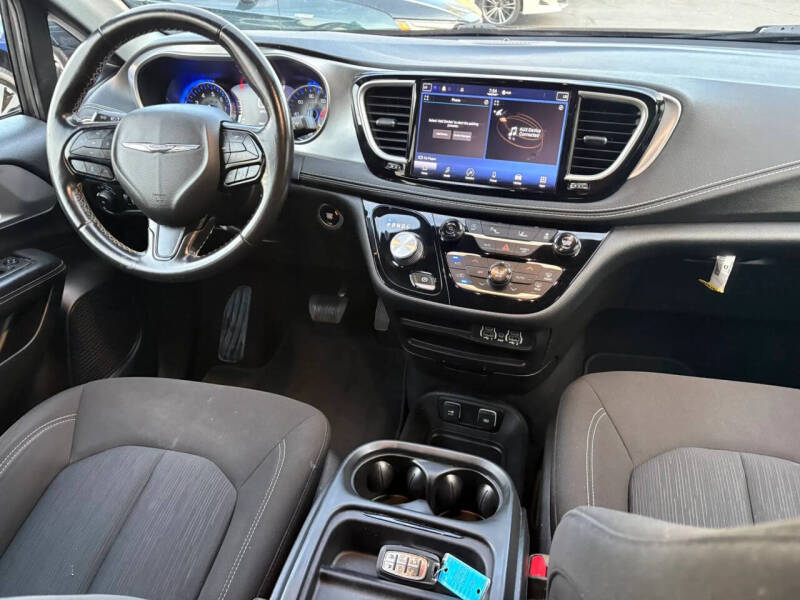 2021 Chrysler Pacifica Touring