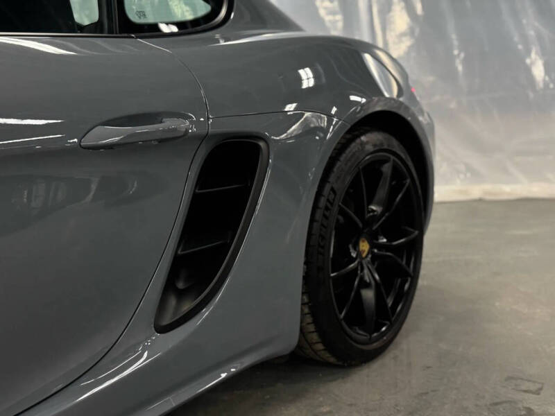 2024 Porsche 718 Cayman