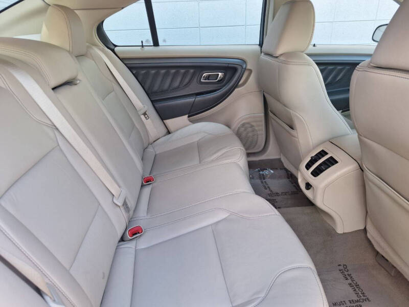 2011 Ford Taurus SEL