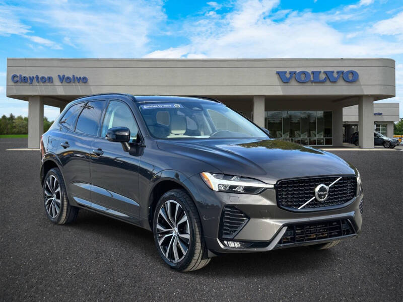 2023 Volvo XC60 B5 Plus Dark Theme