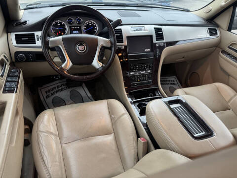 2013 Cadillac Escalade Luxury