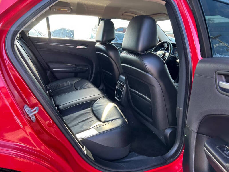 2017 Chrysler 300 Limited