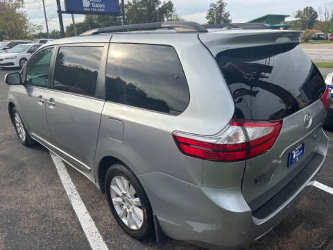 2017 Toyota Sienna XLE 7-Passenger