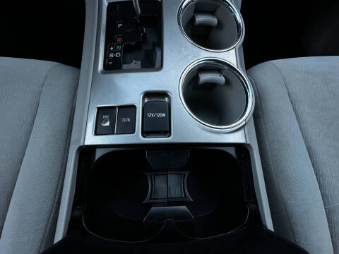 2012 Toyota Highlander SE