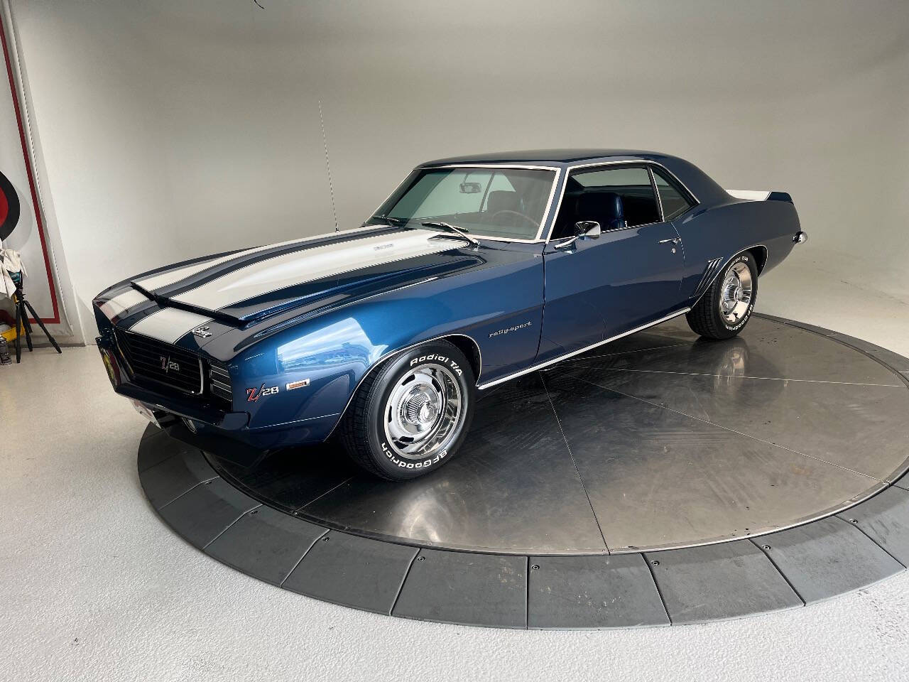 1969 Chevrolet Camaro 2