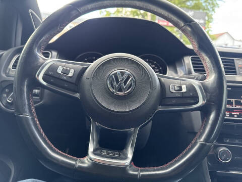 2017 Volkswagen Golf GTI Sport
