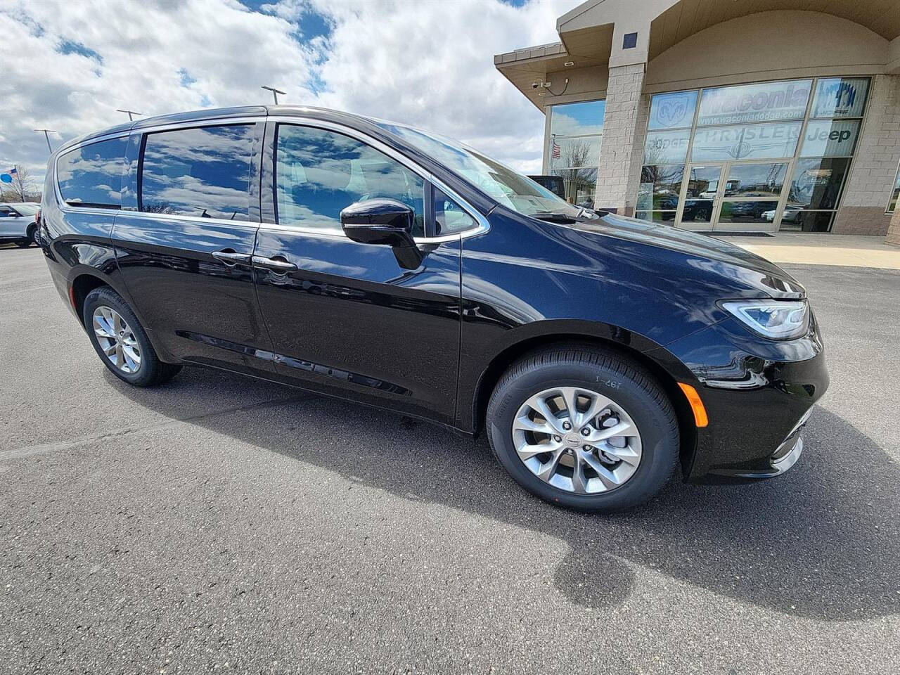 2024 Chrysler Pacifica for sale at Victoria Auto Sales in Victoria, MN