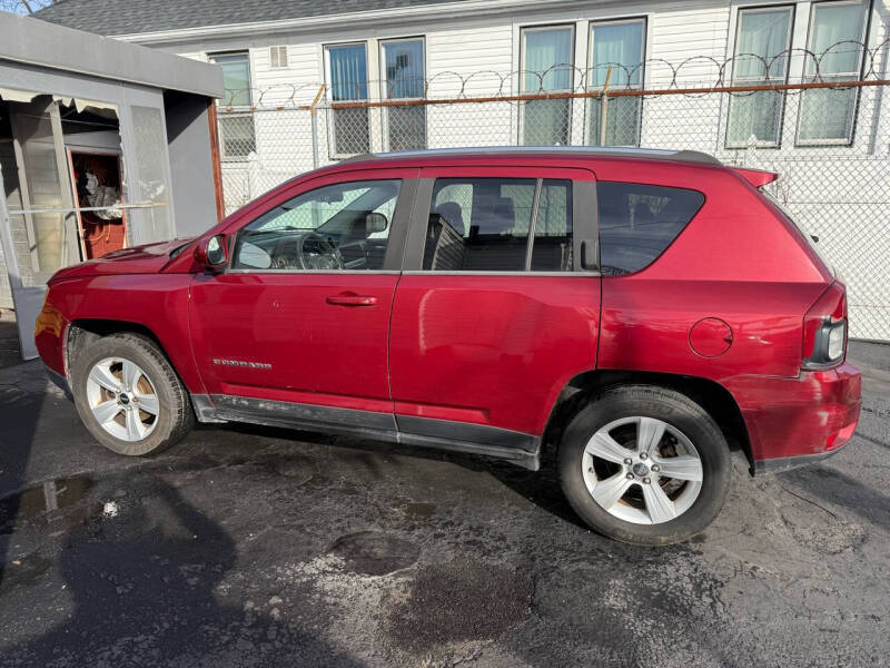 2014 Jeep Compass Latitude photo 4