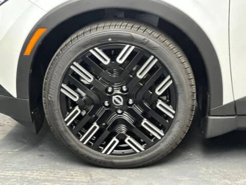 2026 Nissan LEAF Platinum+