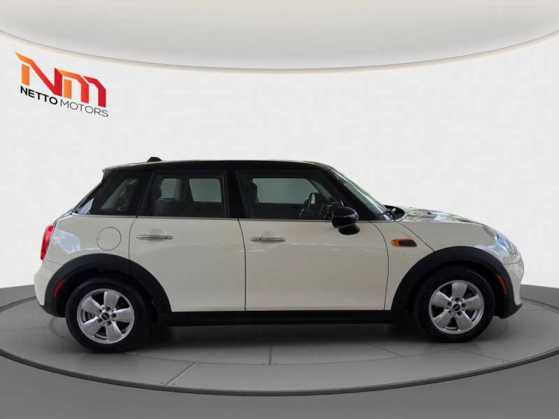 2017 MINI Hardtop 4 Door Cooper