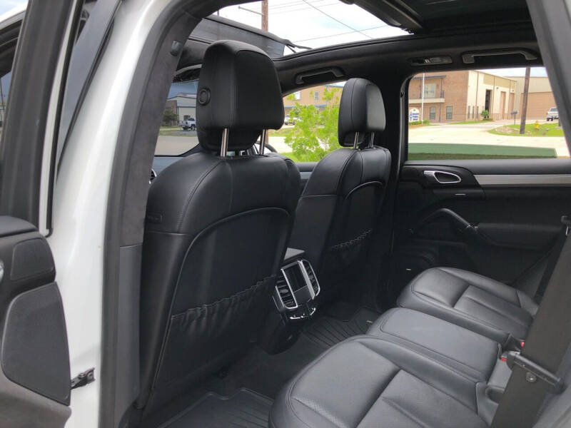 2013 Porsche Cayenne GTS